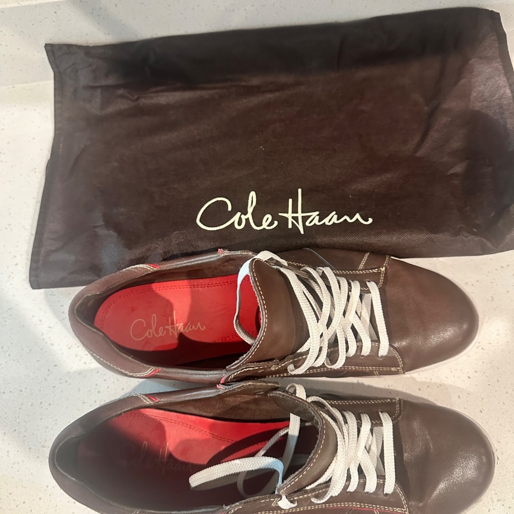 Men Shoes - Picture 3 of 4